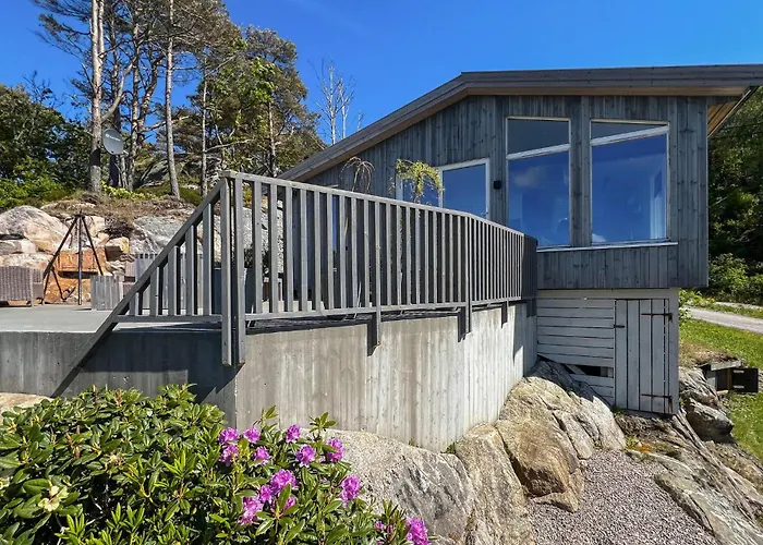 2 Bedroom Amazing In Mandal