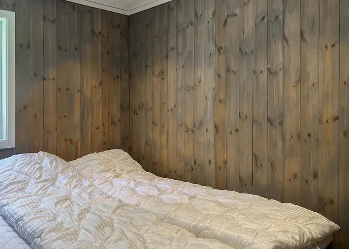 2 Bedroom Amazing In Сasa de vacaciones Mandal