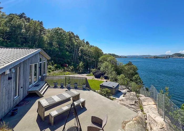 2 Bedroom Amazing In Mandal