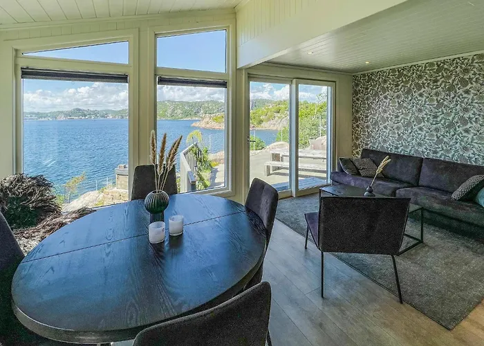 2 Bedroom Amazing In Semesterbostad *